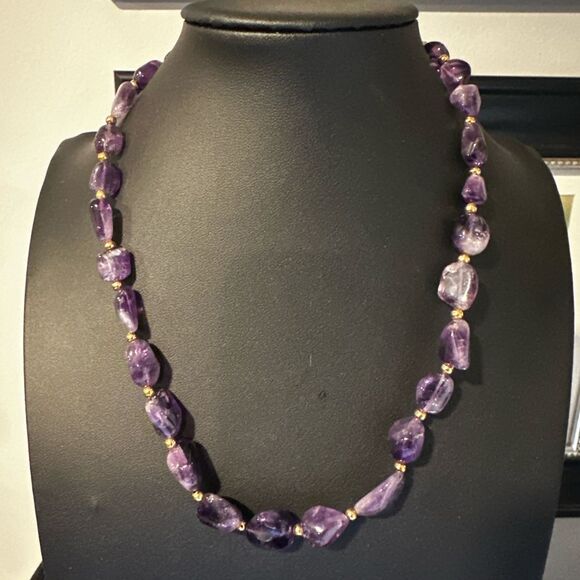 Up to 20", Polished Amethyst chunks with gold tone accent beads, necklace! - Picture 12 of 12